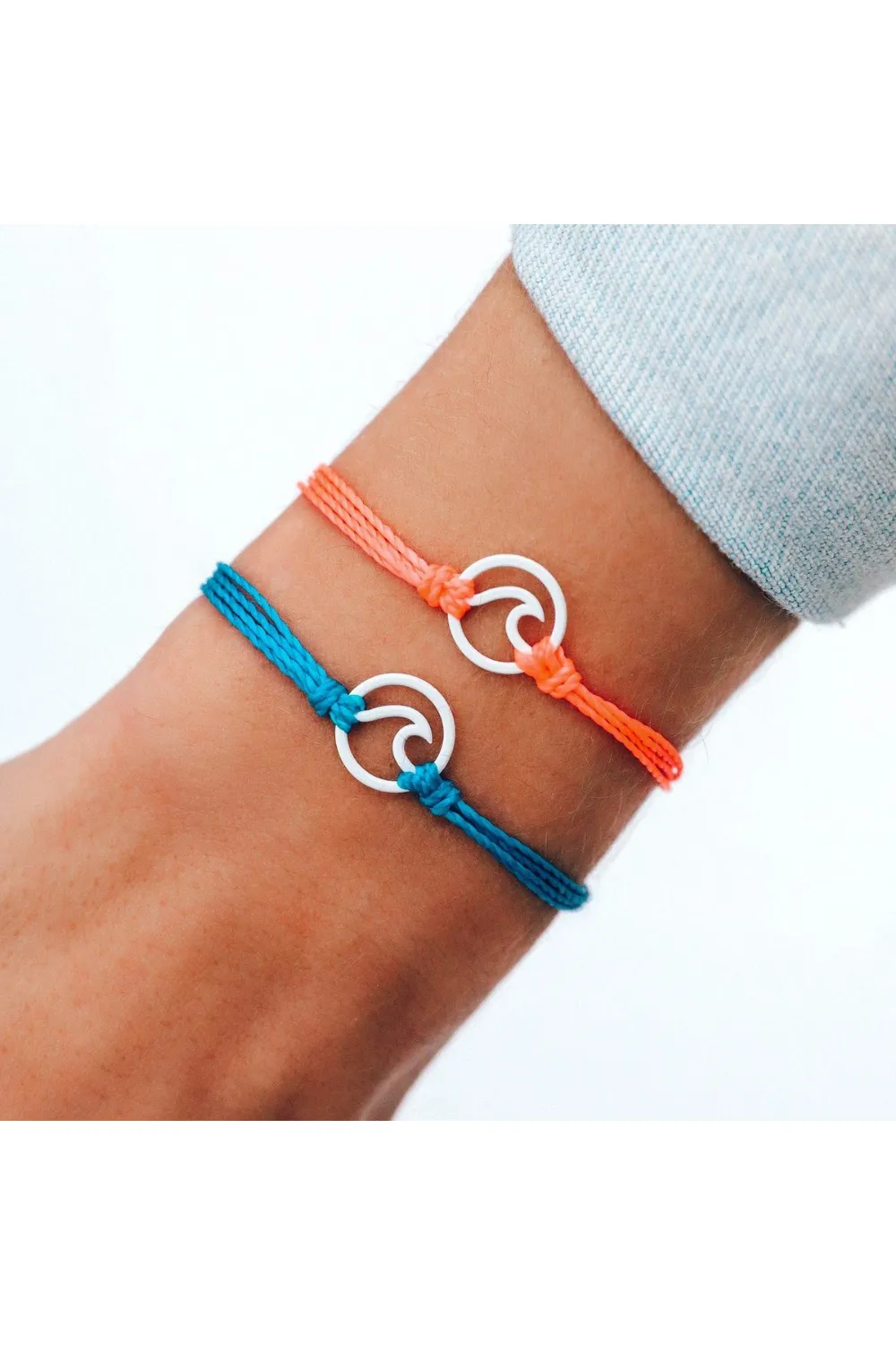 WAVE BRACELET WHITE ENAMEL CHARM | PURA VIDA